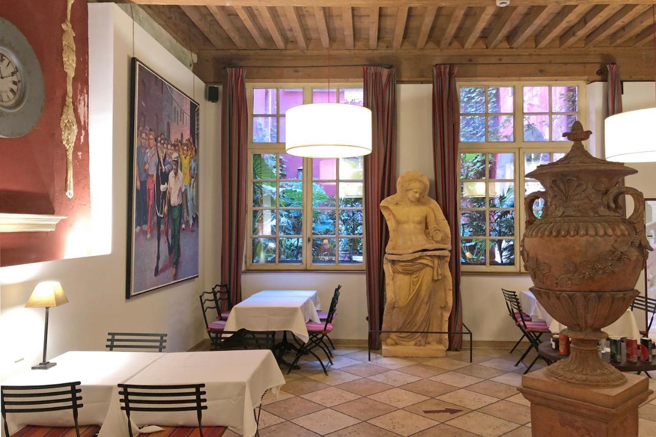 Hotel Amphitheatre Arles Exterior photo